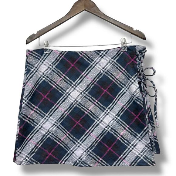 Madden NYC Plaid Skirt Lace Up Side Faux Wrap Junior Size XL Clueless Preppy Y2K - Picture 1 of 8